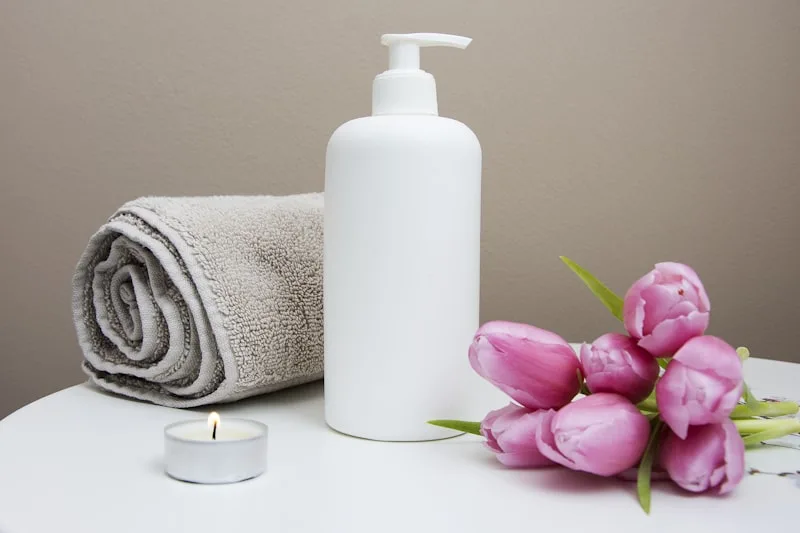 Tampilan website Ubud Serenity Spa dengan suasana ruang perawatan yang tenang